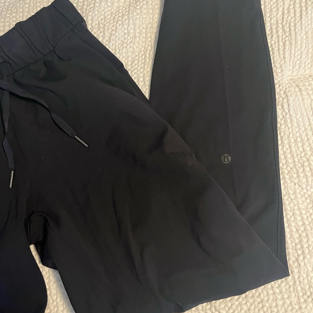 Lululemon on the fly pants